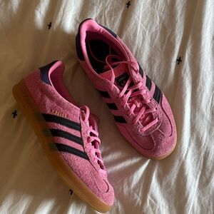 Adidas Gazelle Pink Sneaker W7.5